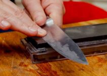 Cómo afilar un machete con piedra de afilar: trucos de un experto agricultor